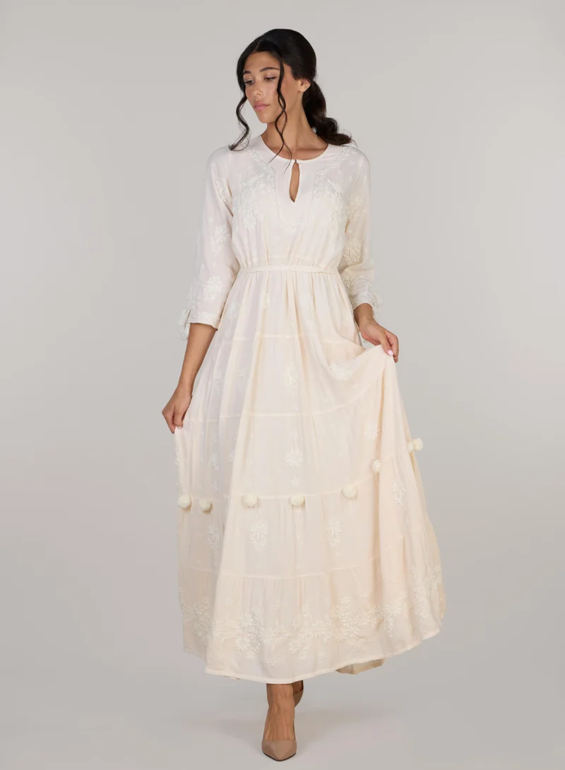 جاست نيتشر فستان طويل بكرات بوم بوم بتصميم محتشم